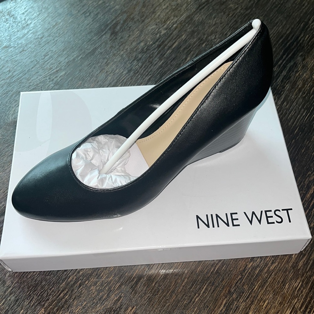 Nine West Jazzin Almond Toe Wedges NWT
